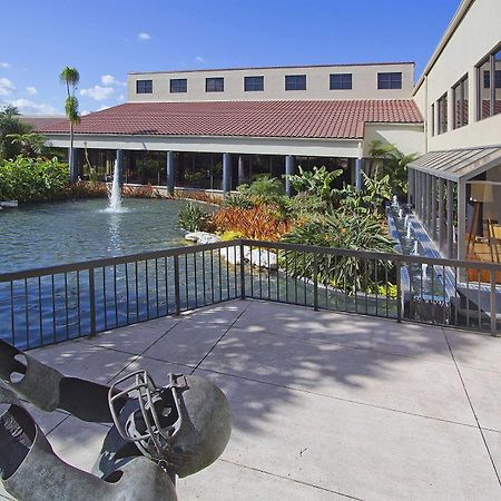 Miami Lakes Hotel Extérieur photo